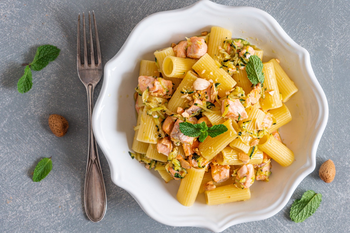 Lachs-Zucchini-Pasta