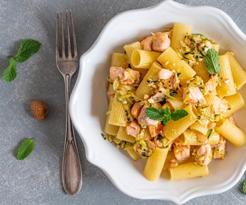 Lachs-Zucchini-Pasta