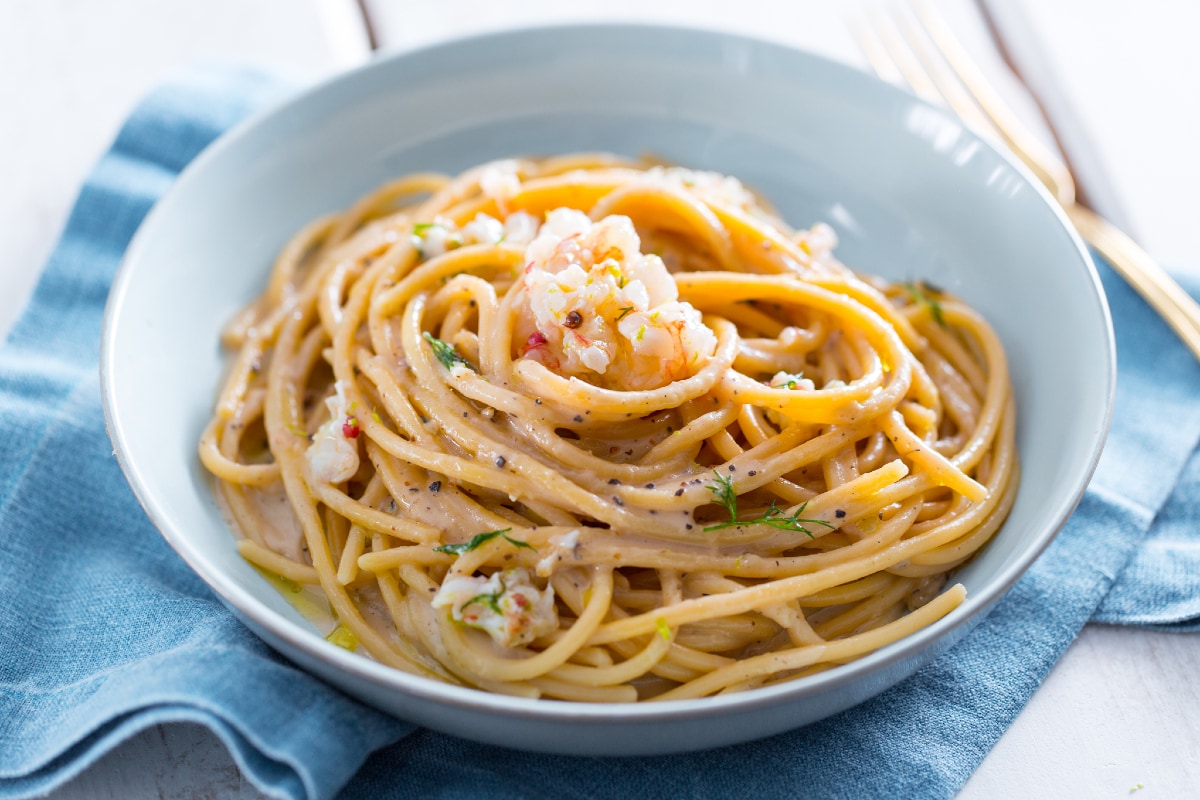 Spaghetti Cacio, Pfeffer und Garnelen