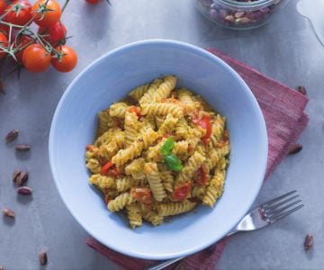 Fusilli mit Pistazienpesto und Kirschtomaten