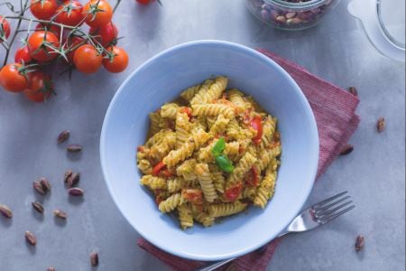 Fusilli mit Pistazienpesto und Kirschtomaten