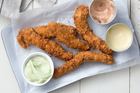 Gebratenes Hähnchen mit schnellen Mayonnaisen