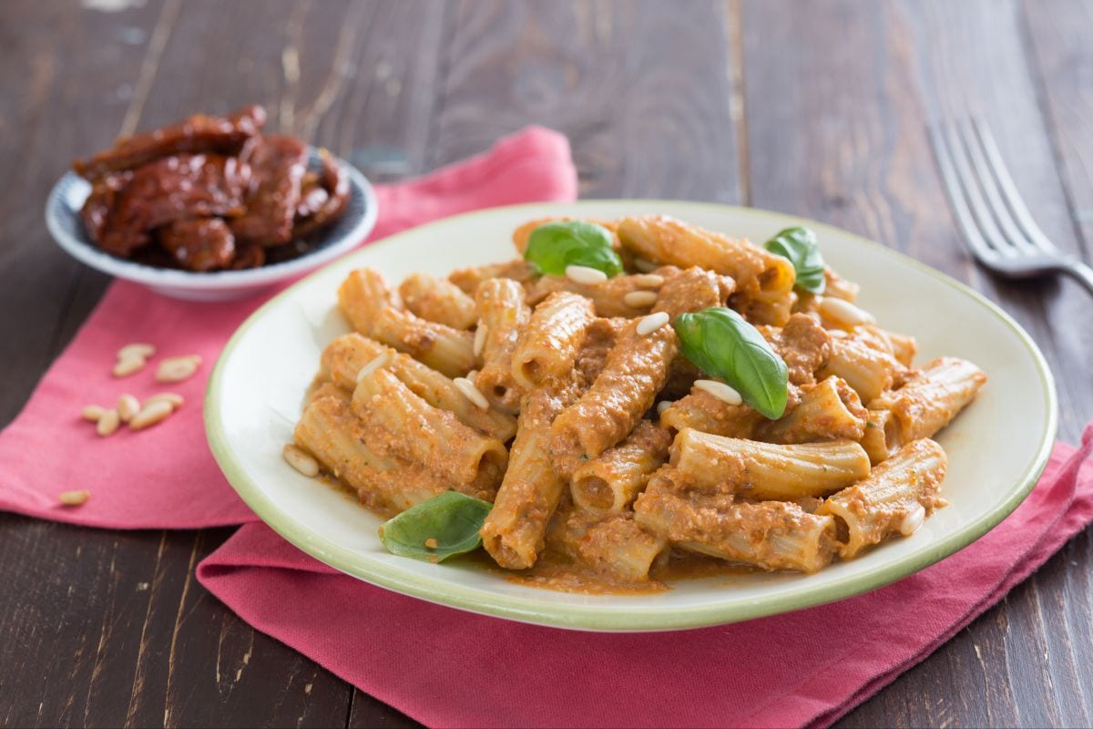 Rigatoni mit getrocknetem Tomatenpesto