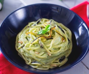 Spaghetti mit Burrata-Creme und Auberginen