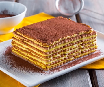 Tiramisù mit trockenen Keksen