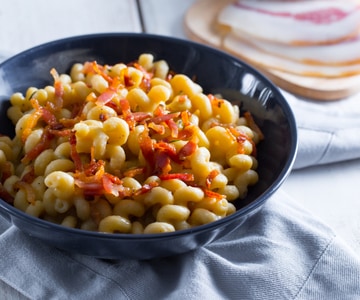 Pasta mit Kichererbsencreme und Guanciale