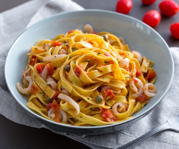 Tagliatelle mit Tintenfisch und Kirschtomaten