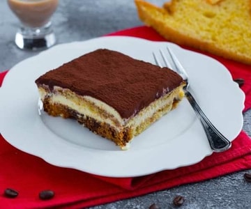 Tiramisù mit Baileys und Pandoro