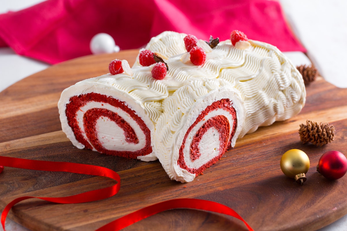 Weihnachtliche Red Velvet-Rolle