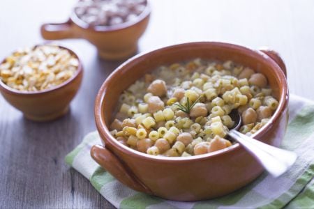 Pasta mit Kichererbsen und Lathyrus