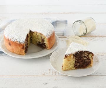 Weicher Kuchen mit Kokosnuss und Schokolade