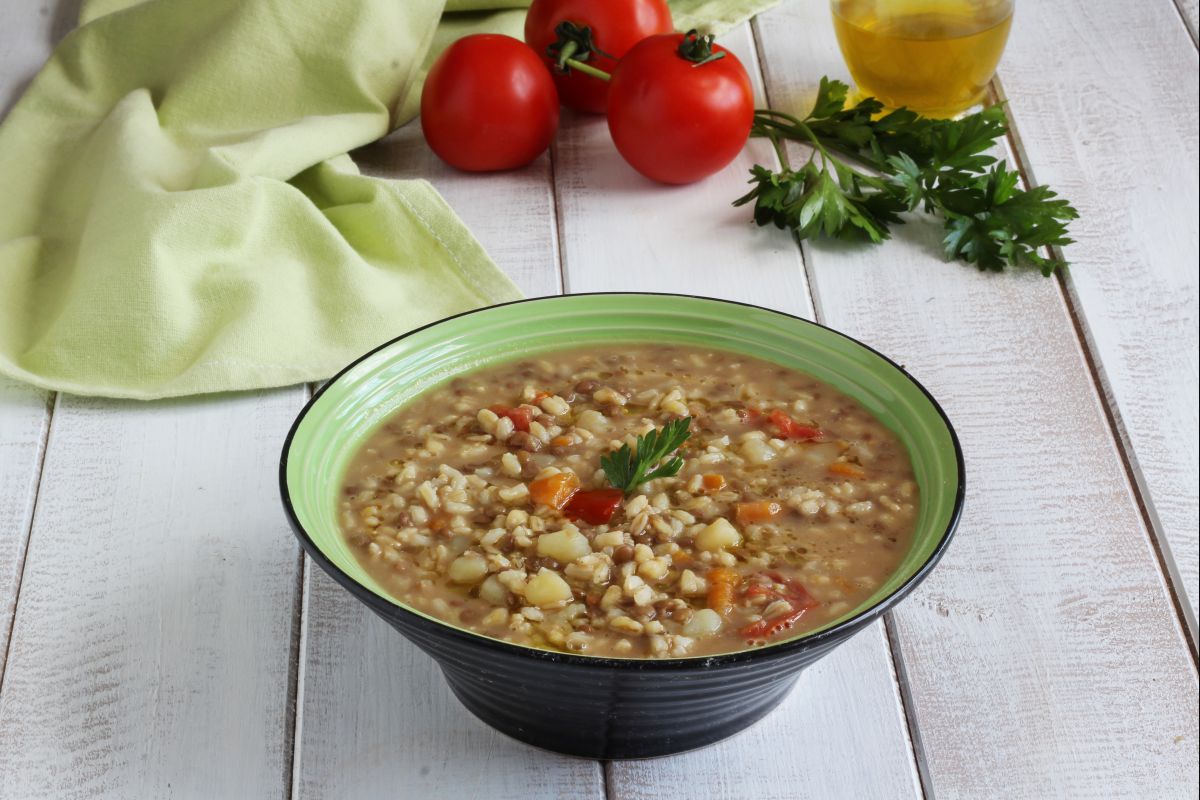 Suppe mit 3 Getreidesorten, Linsen und Kartoffeln