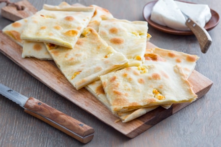 Focaccia mit Käse (aus Recco)
